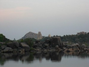 vue-du-temple-virupaksha-hampi