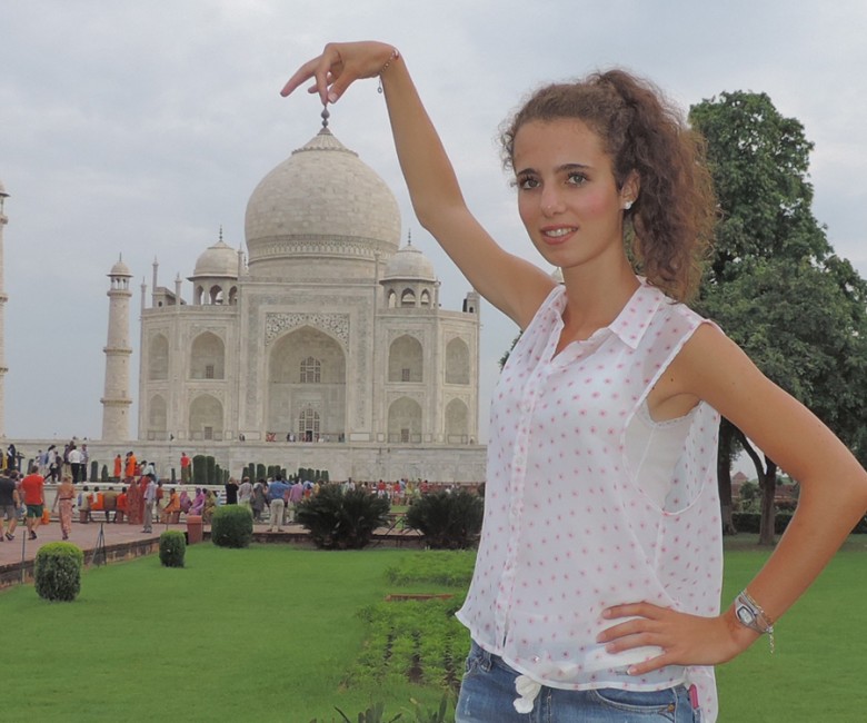 Devant le Taj Mahal