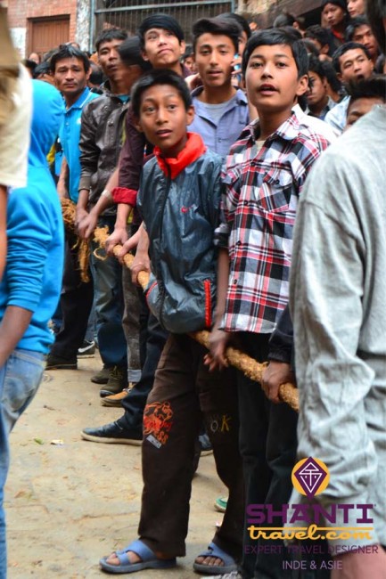 Spectateurs Bisket Jara Népal