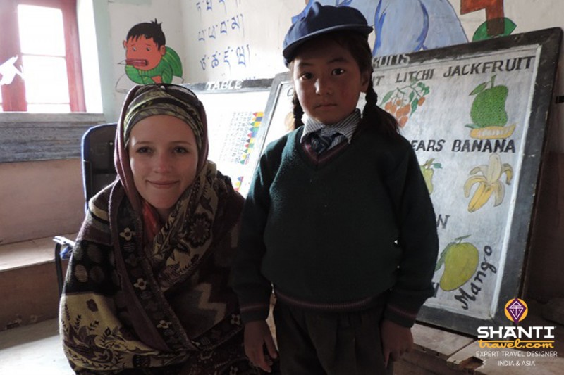 Alice dans une école au Ladakh