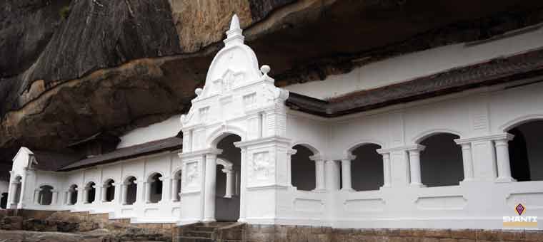 Dambulla Cave temple Complex