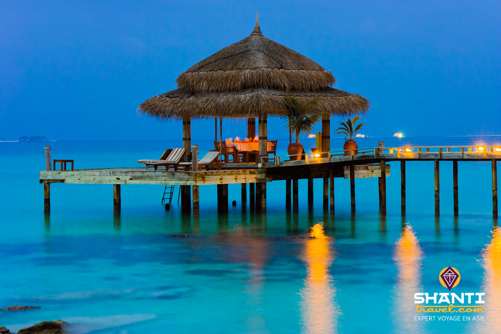 Maldives soirée au bord de l'eau