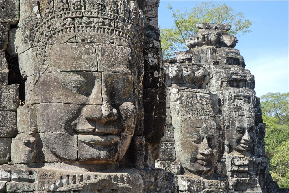 Angkor et ses visages souriants